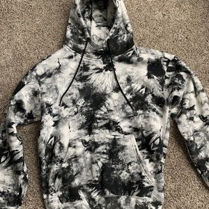 The Verse Hood- Tie Dye Pose